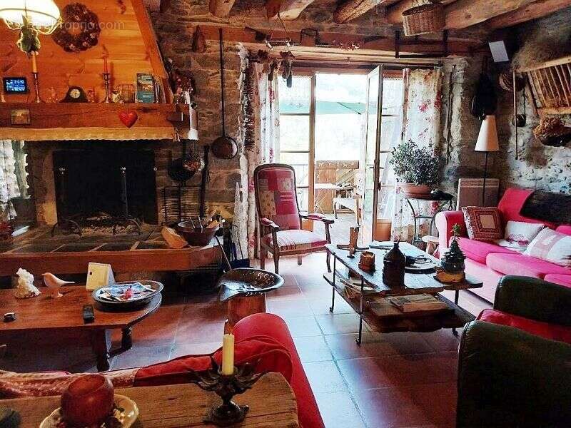 Maison à SAINT-AVENTIN
