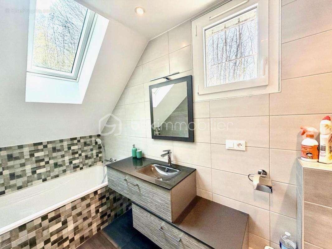 Maison à BURES-SUR-YVETTE