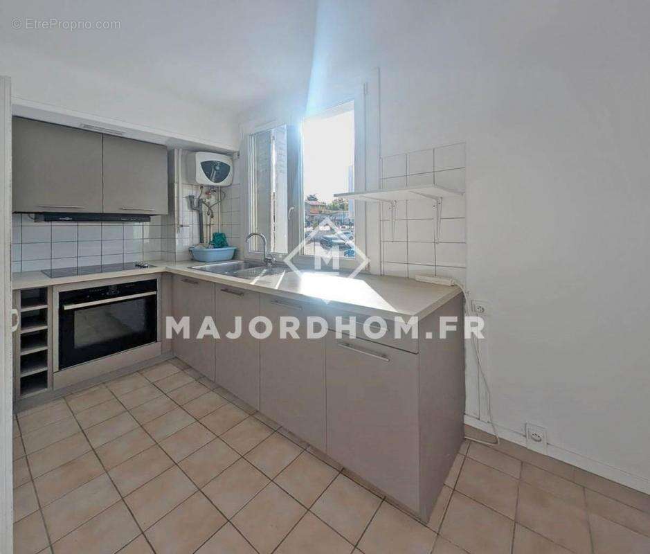 Appartement à MARSEILLE-4E