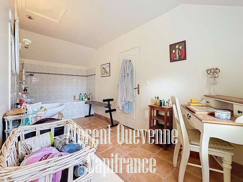 Maison à MERY-CORBON