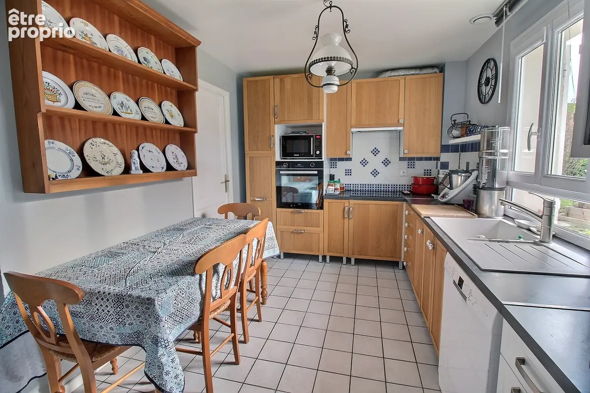 Maison Magny Les Hameaux 7 pièce(s) 146m2 - photo 6