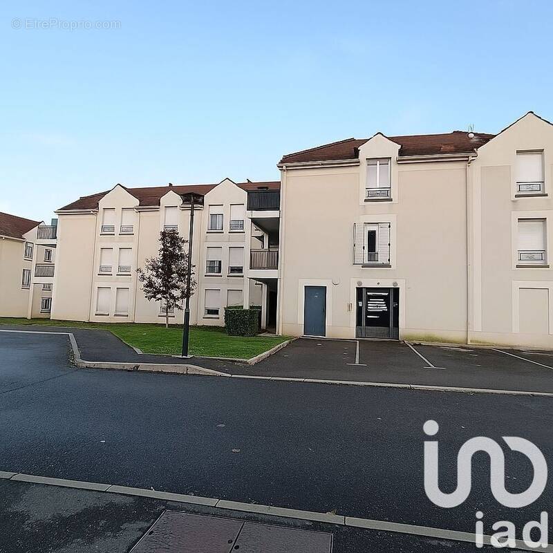 Photo 1 - Appartement à SAINT-FARGEAU-PONTHIERRY