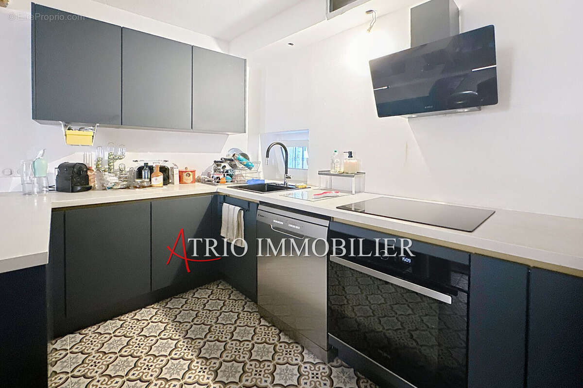 Maison à SAINT-LAURENT-DU-VAR