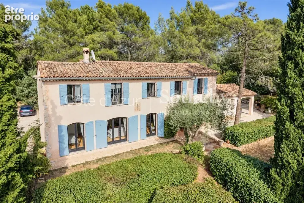 Tourrettes, bastide provençale de 196 m² avec piscine et parc de plus d’un hectare - photo 6