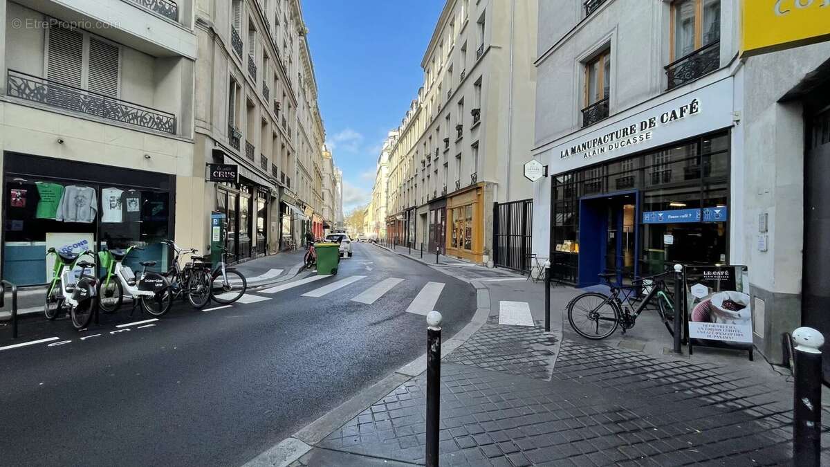 Commerce à PARIS-11E