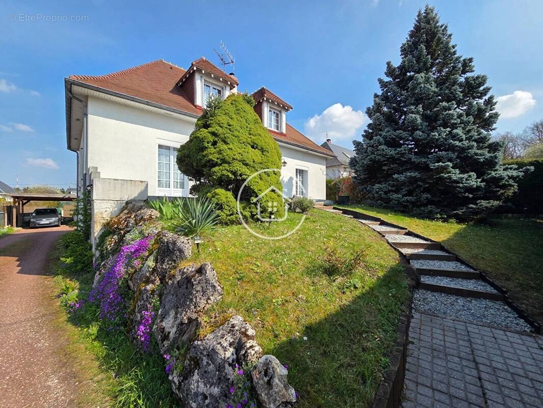 Maison à SAINT-GERVAIS-LA-FORET