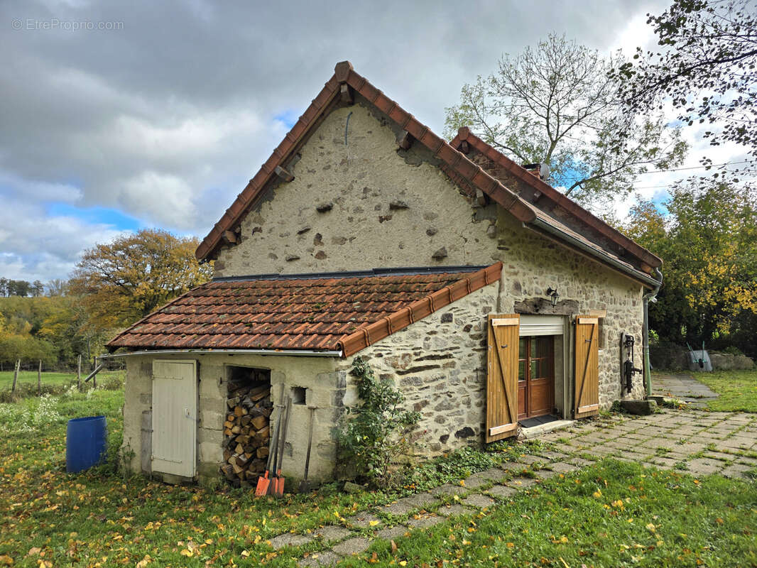 Maison à ECHASSIERES