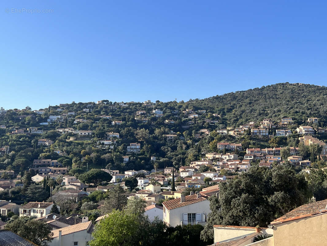 Appartement à BORMES-LES-MIMOSAS