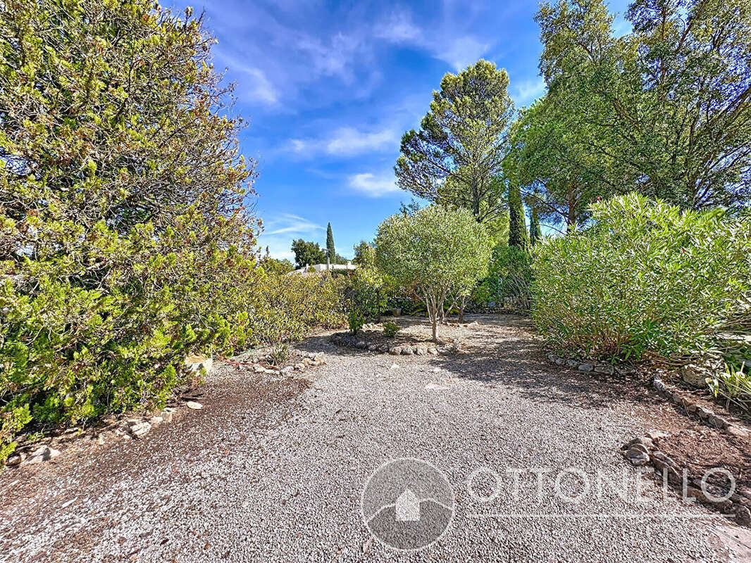 Maison à ROQUEBRUNE-SUR-ARGENS