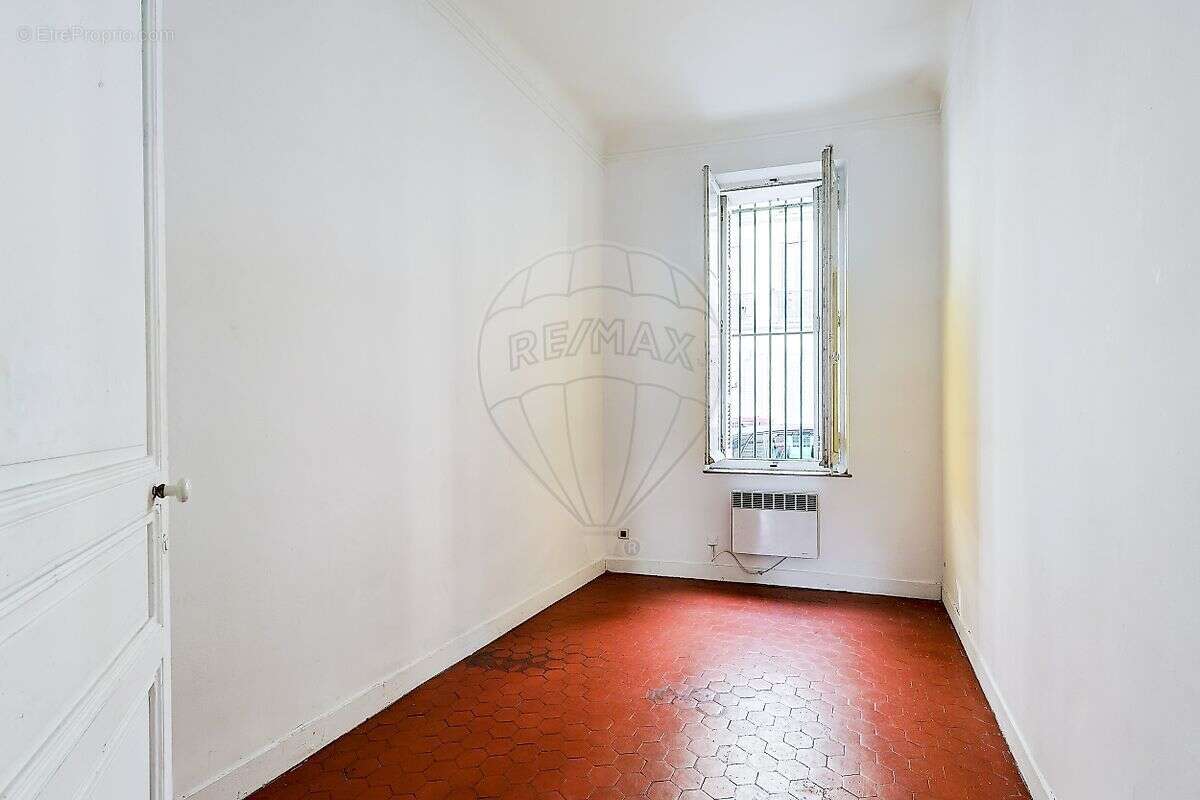 Appartement à MARSEILLE-4E