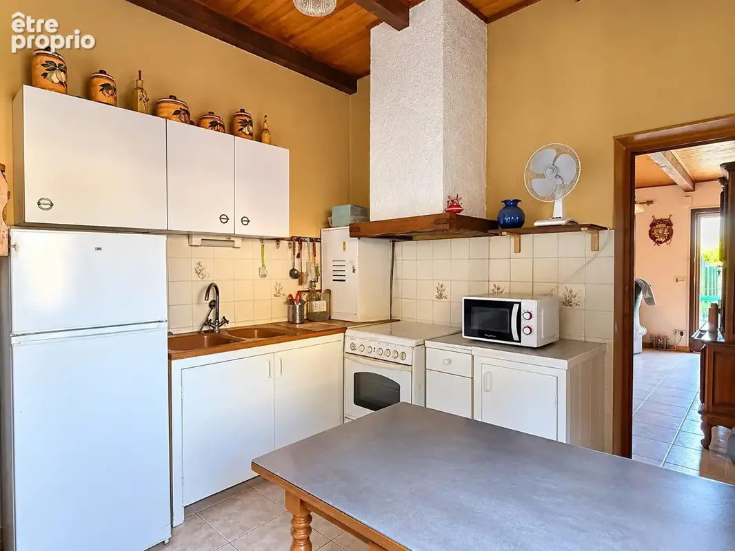 Gémenos - t2 avec extérieur, 72 m² de dépendances et 2 garages - viager occupé - photo 2