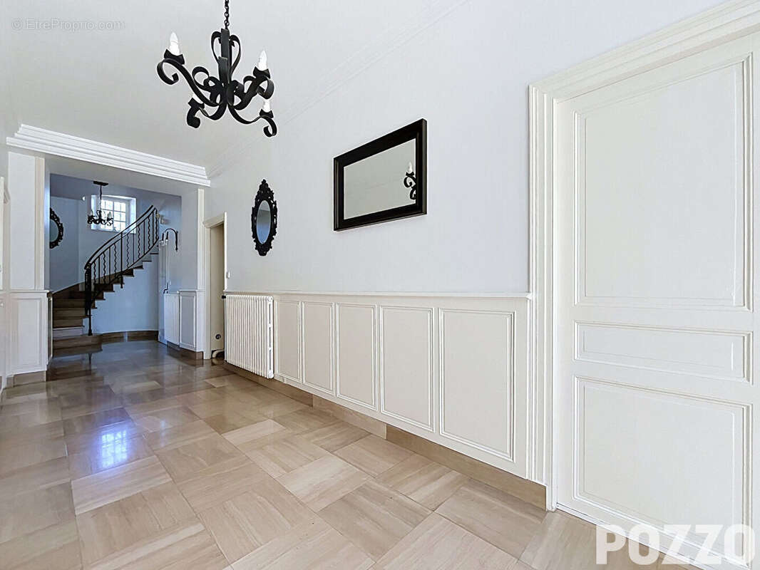 Maison bourgeoise à vendre à Percy-en-Normandie, prix 389 900 . - photo 3