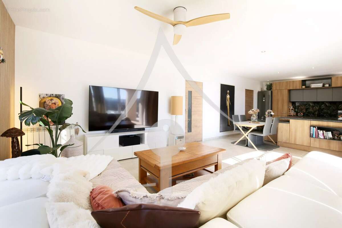 Maison à LAVERNOSE-LACASSE