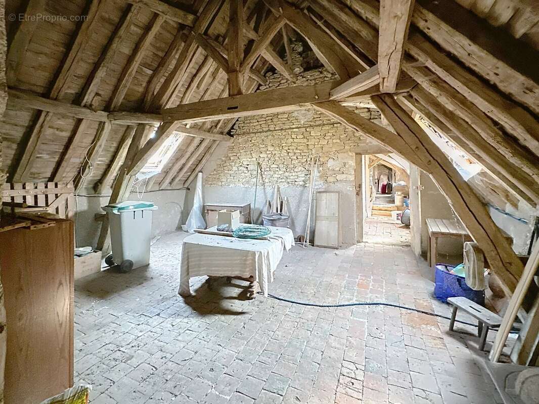 Maison à VILLARS-ET-VILLENOTTE