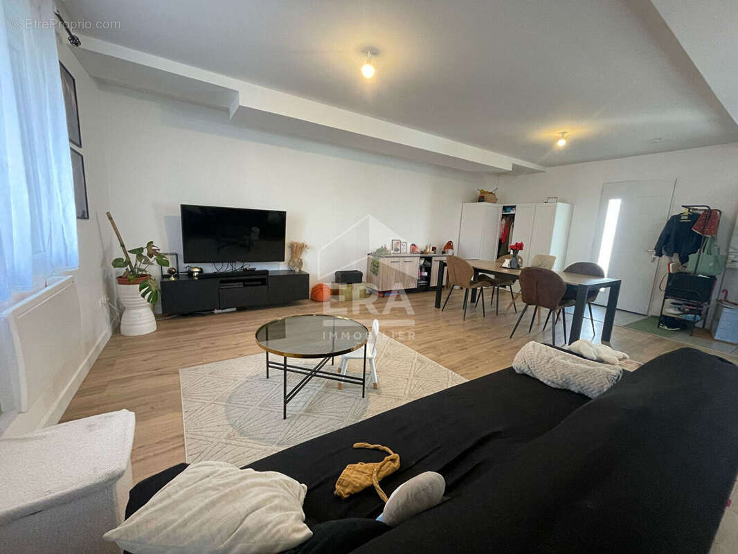 Maison à ROUVRES-SAINT-JEAN