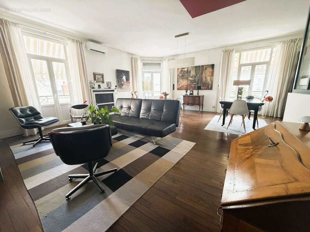 Exclusivite appartement de caractere coeur de ville - photo 3