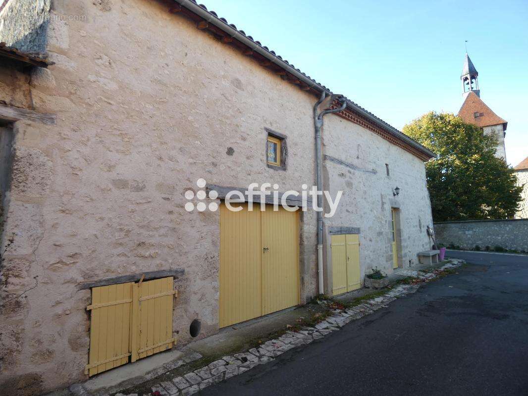 Maison à CHARROUX