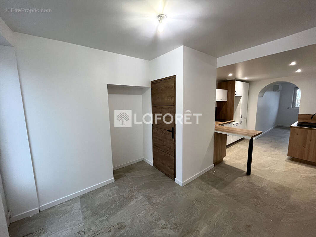 Maison à OINVILLE-SUR-MONTCIENT