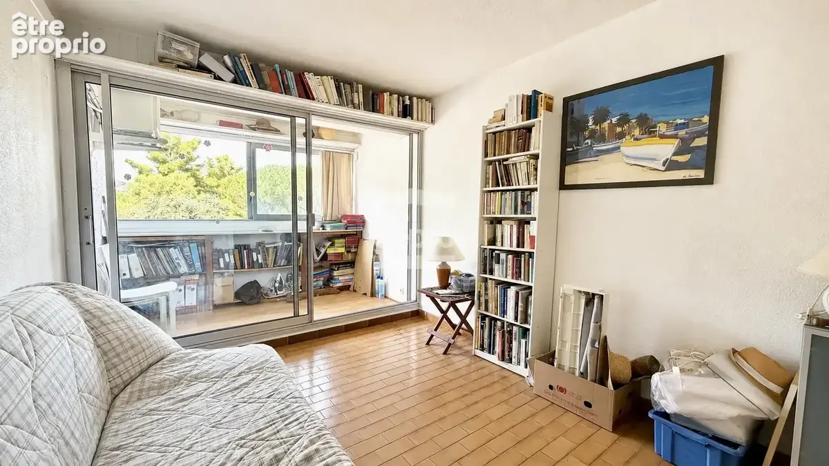 Réf : 2311 - Vente Studio climatisé avec loggia, secteur Centre-Port Cap d'Agde ! - photo 4