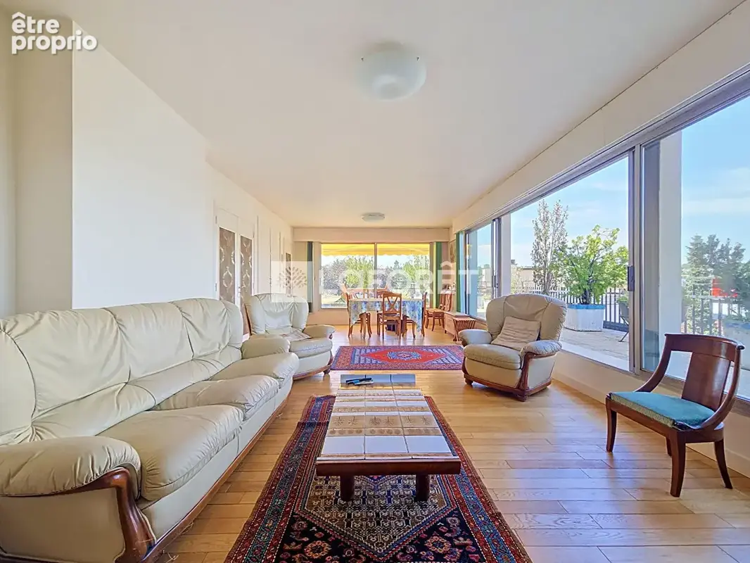 Exceptionnel, Appartement familial de 120 m² avec toit-terrasse de 200 m². - photo 3