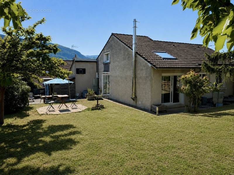 Maison à LAGNIEU