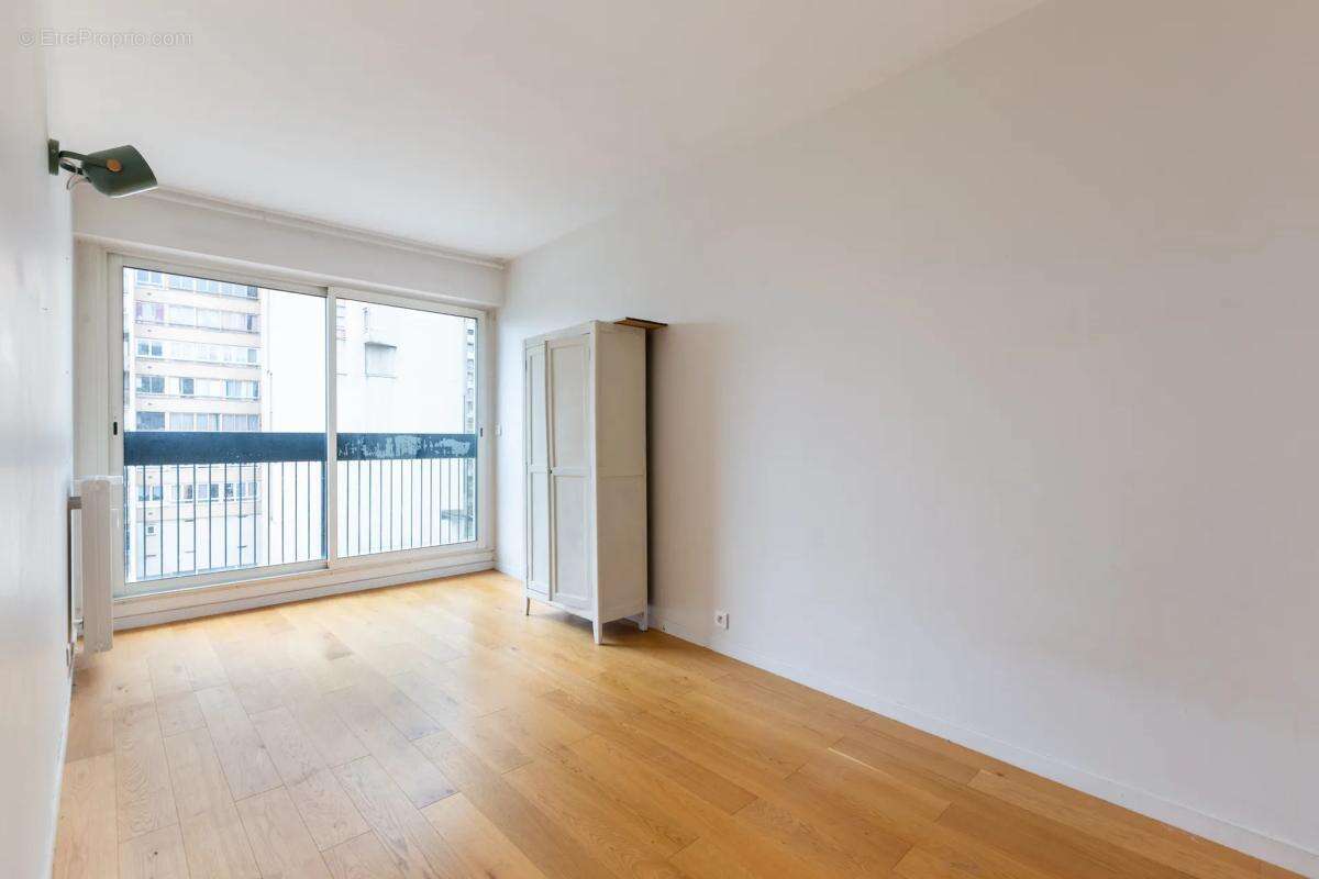 Appartement à PARIS-19E