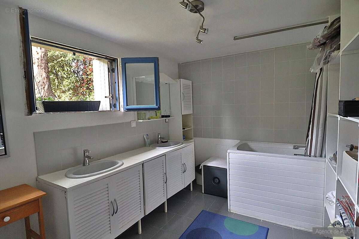 Maison à VERRIERES-LE-BUISSON