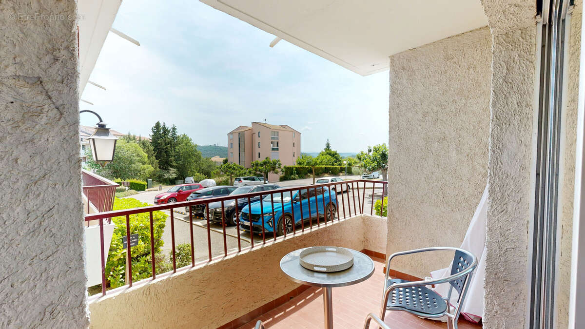 Appartement à GREOUX-LES-BAINS