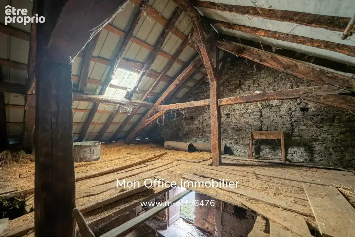 Référence : 6476-MTE. - Bâtisse à rénover - 600 m²- Terrain 3200 m² - photo 20
