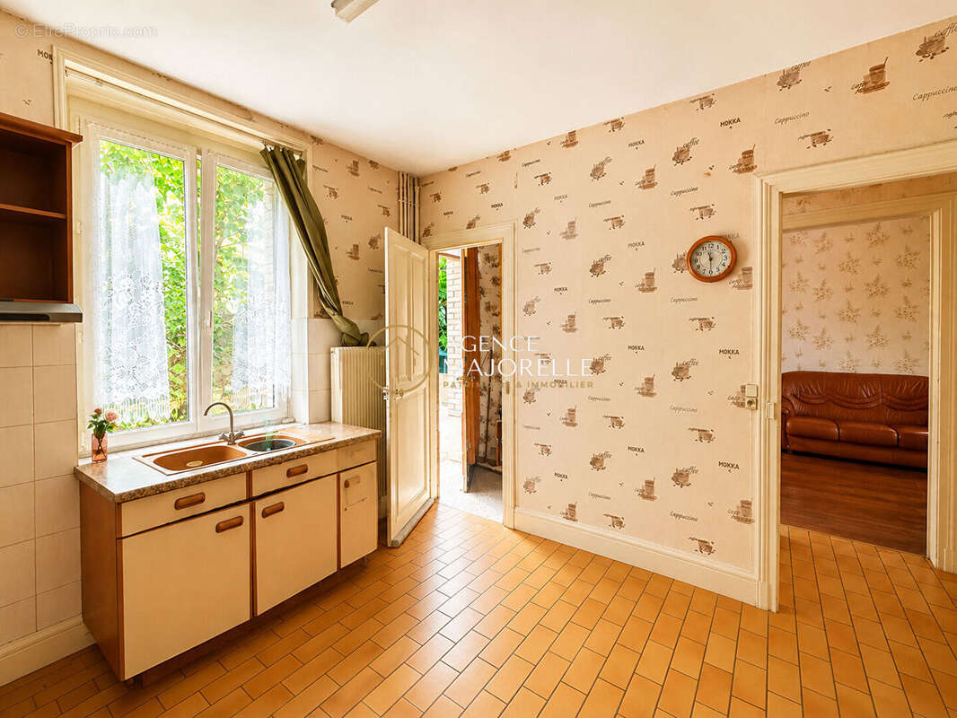 Maison de maître, Laxou village ( 6 chambres, garage et jardin). - photo 8