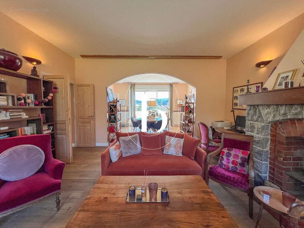 Maison à VALLON-PONT-D&#039;ARC