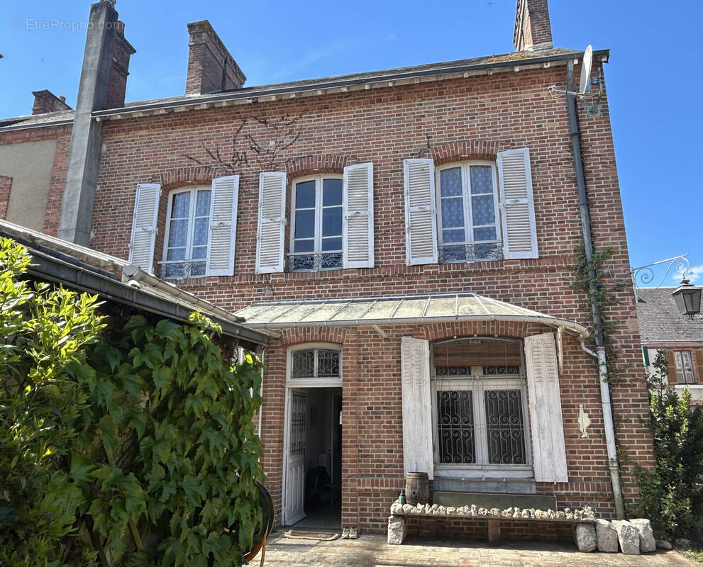Maison à BRINON-SUR-SAULDRE