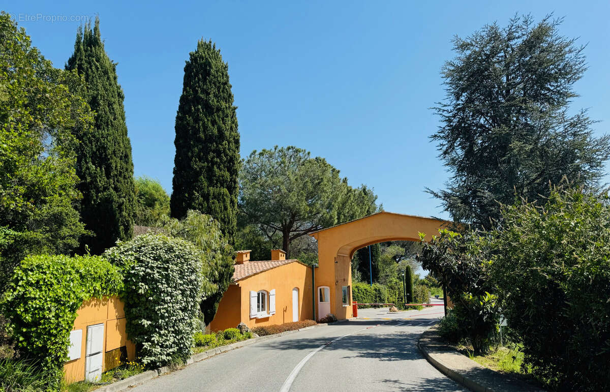 Appartement à MANDELIEU-LA-NAPOULE