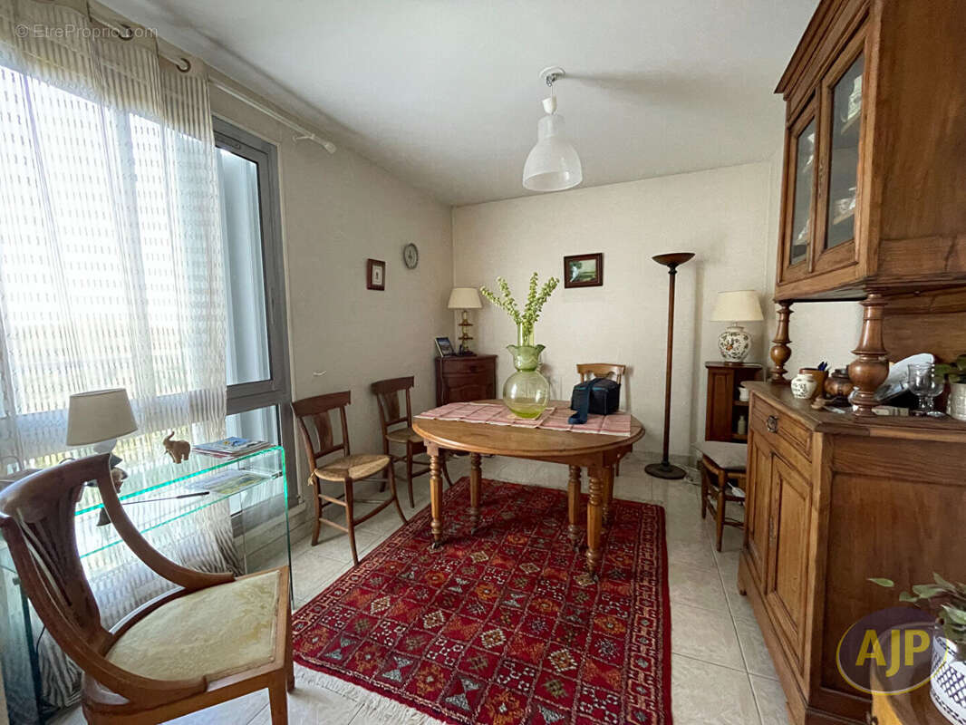 Appartement à SAINTES