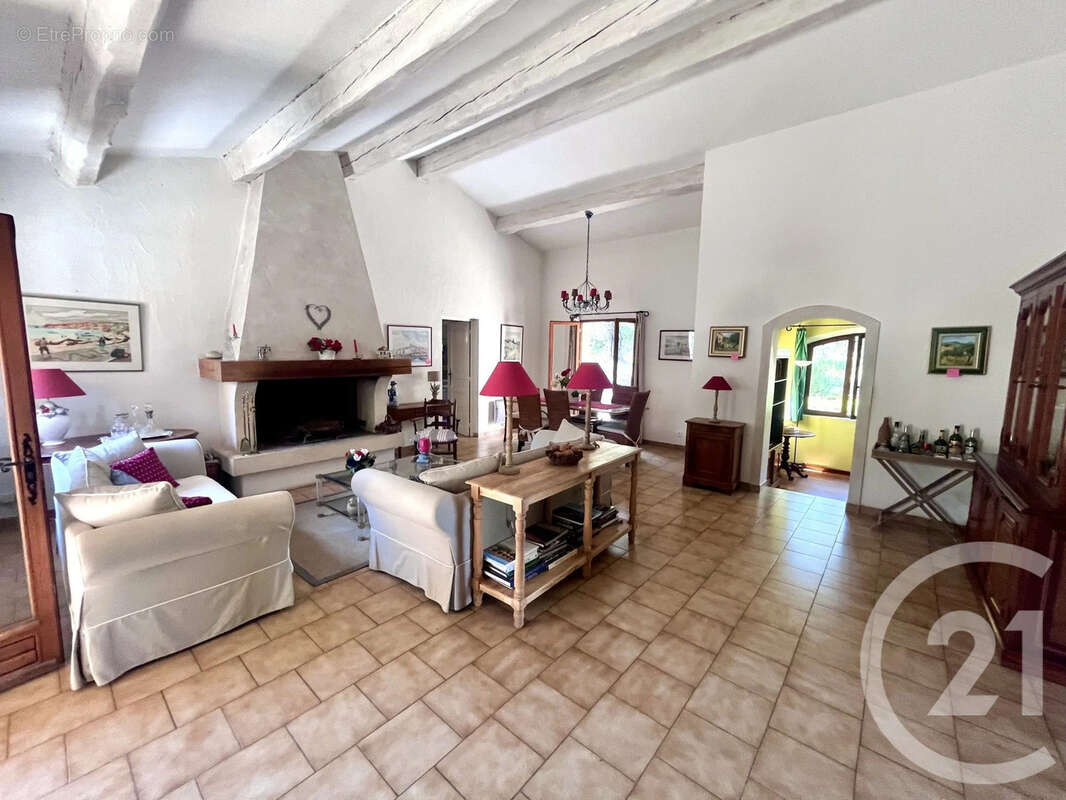 Maison 211 m² à Roquefort-Les-Pins  - photo 5