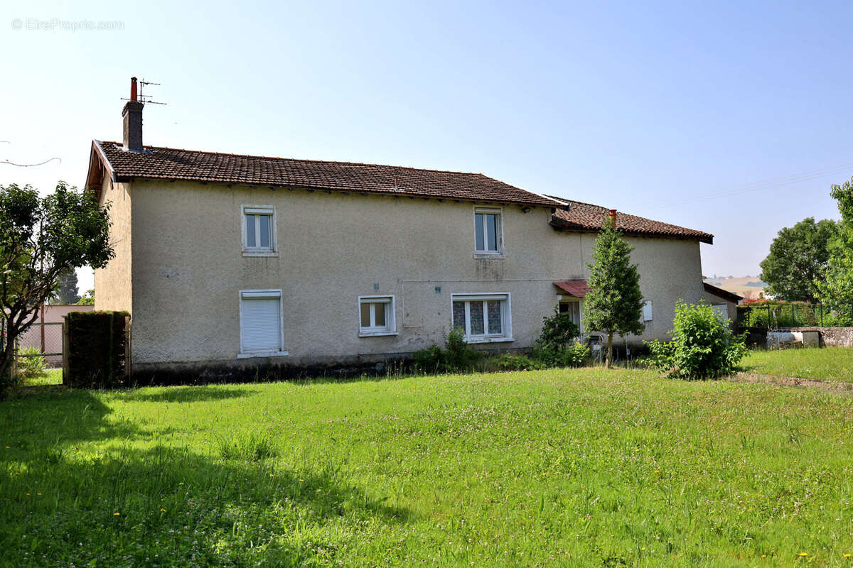 Maison à LUZINAY