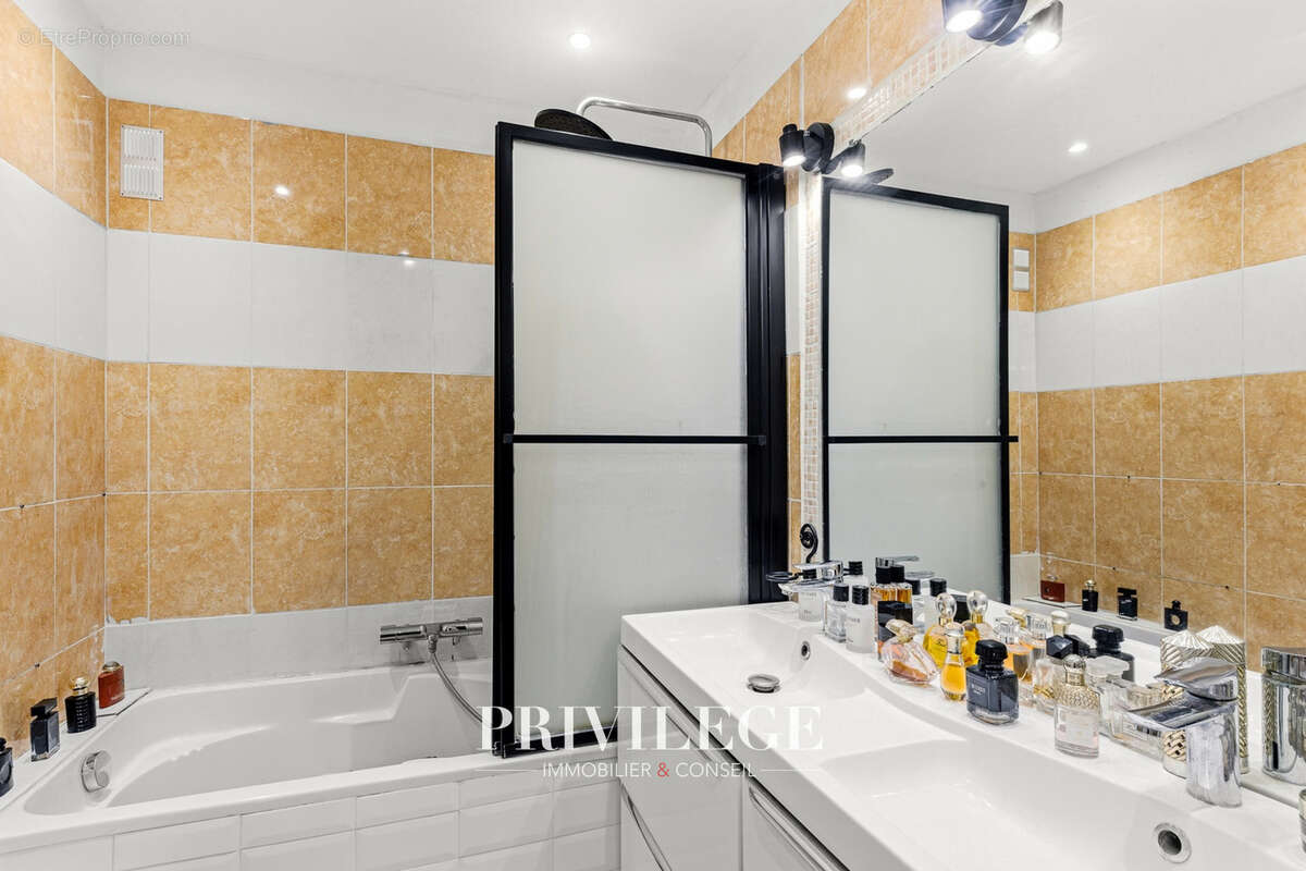 Appartement à LE CANNET