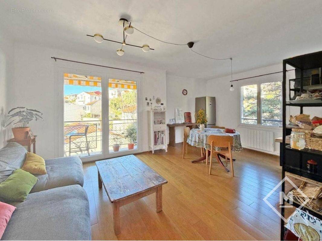 Appartement à MARSEILLE-7E