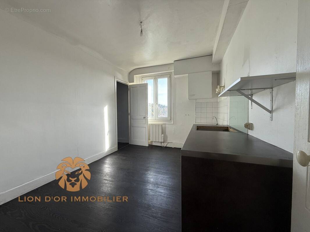 Appartement 56 m² à Neuville-Sur-Saone  - photo 2