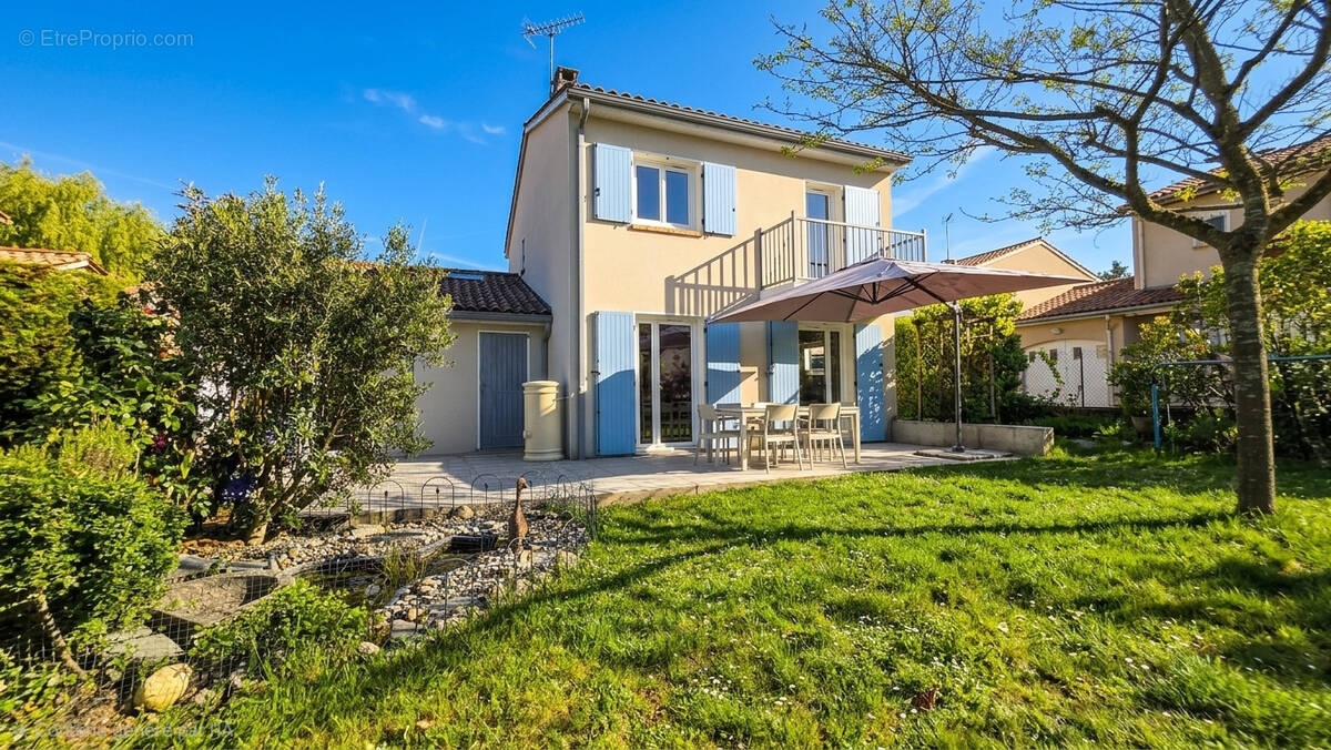 Maison à SAINT-PIERRE-DE-CHANDIEU