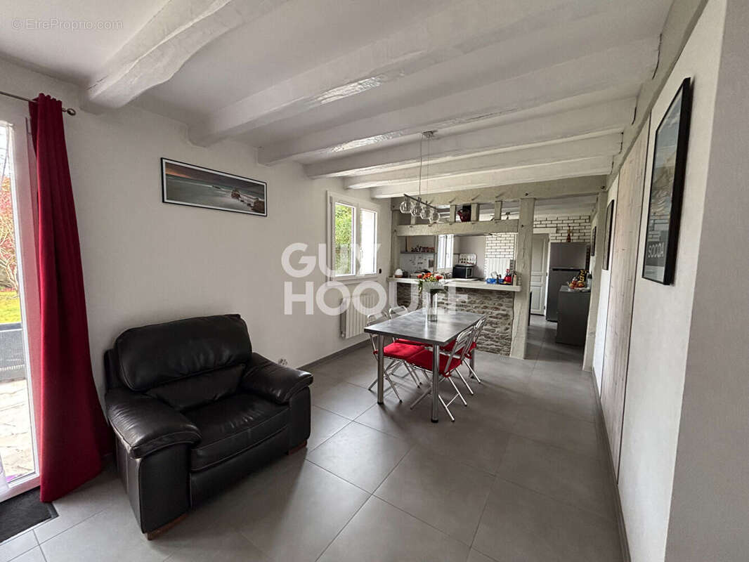 Maison à OZOUER-LE-VOULGIS