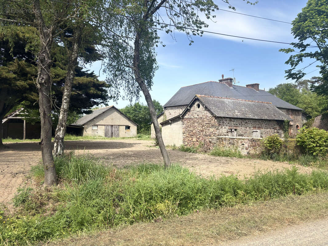Ensemble immobilier de caractère avec dépendances à for potentiel - Bain de Bretagne - photo 6