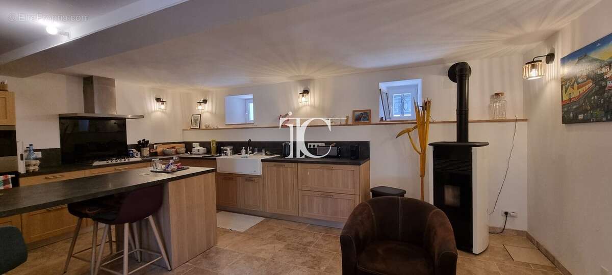 Maison à RIBAUTE-LES-TAVERNES