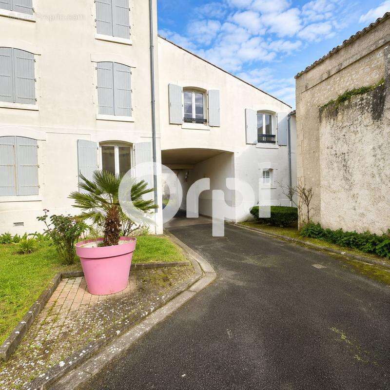 Appartement à SAINT-MARTIN-DE-RE