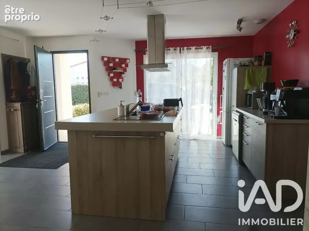 Photo 1 - Maison à CORME-ROYAL
