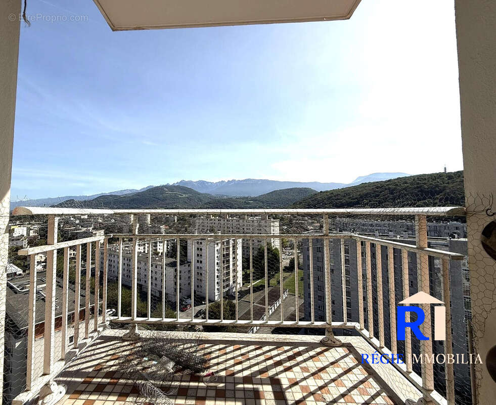 Balcons avec vue  - Appartement à ECHIROLLES