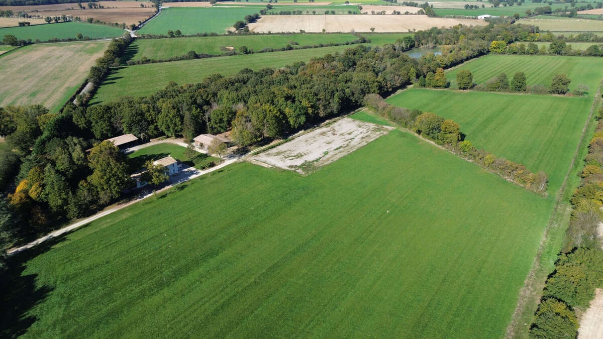 Maison à LAVAUSSEAU