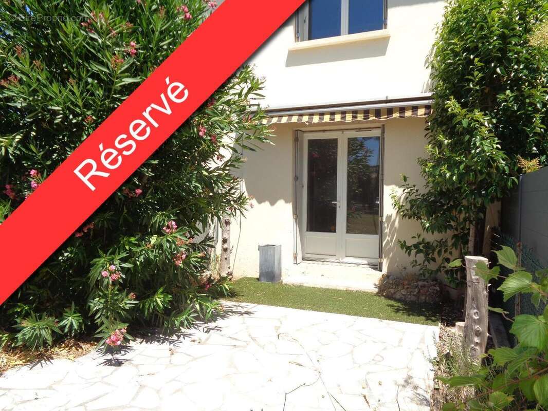   - Appartement à DRAGUIGNAN