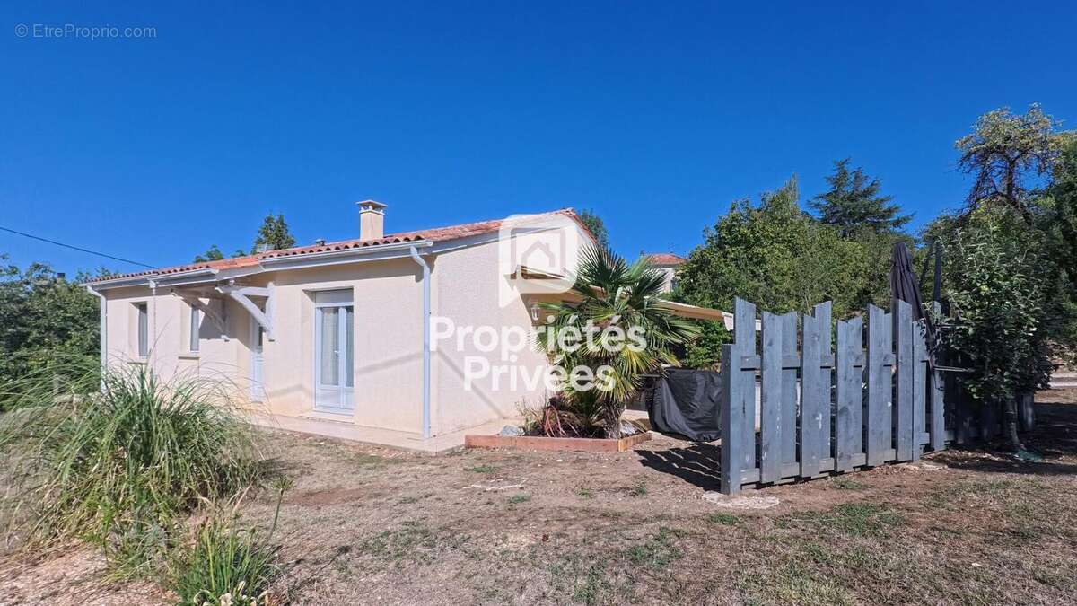 Maison PLAIN-PIED + 2 GARAGES - Secteur Nontron - photo 14