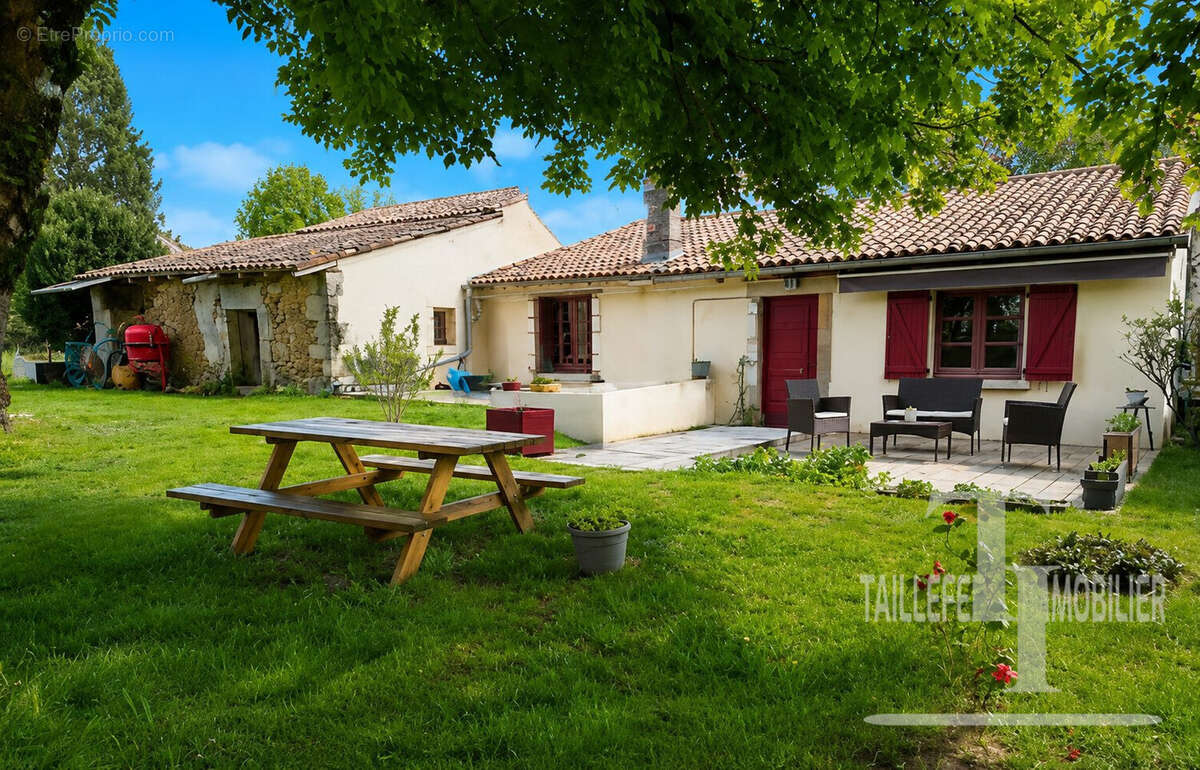 Maison 94 m² à Connezac  - photo 2